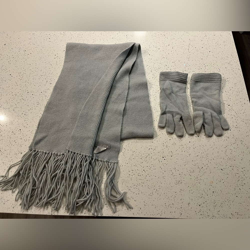 J Crew scarf & gloves 2 pc set winter Grey